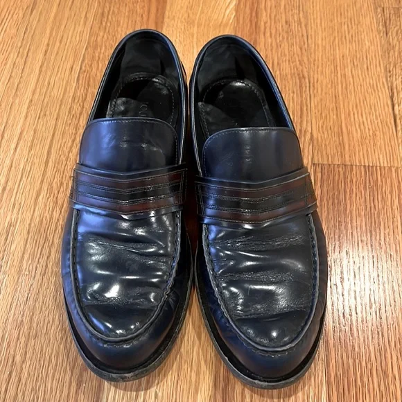 Navy Louis Vuitton men’s shoes in a good condition. Size 9.5 M LV Silverstone Moccasin - Men - Shoes | LOUIS VUITTON ® main image 3